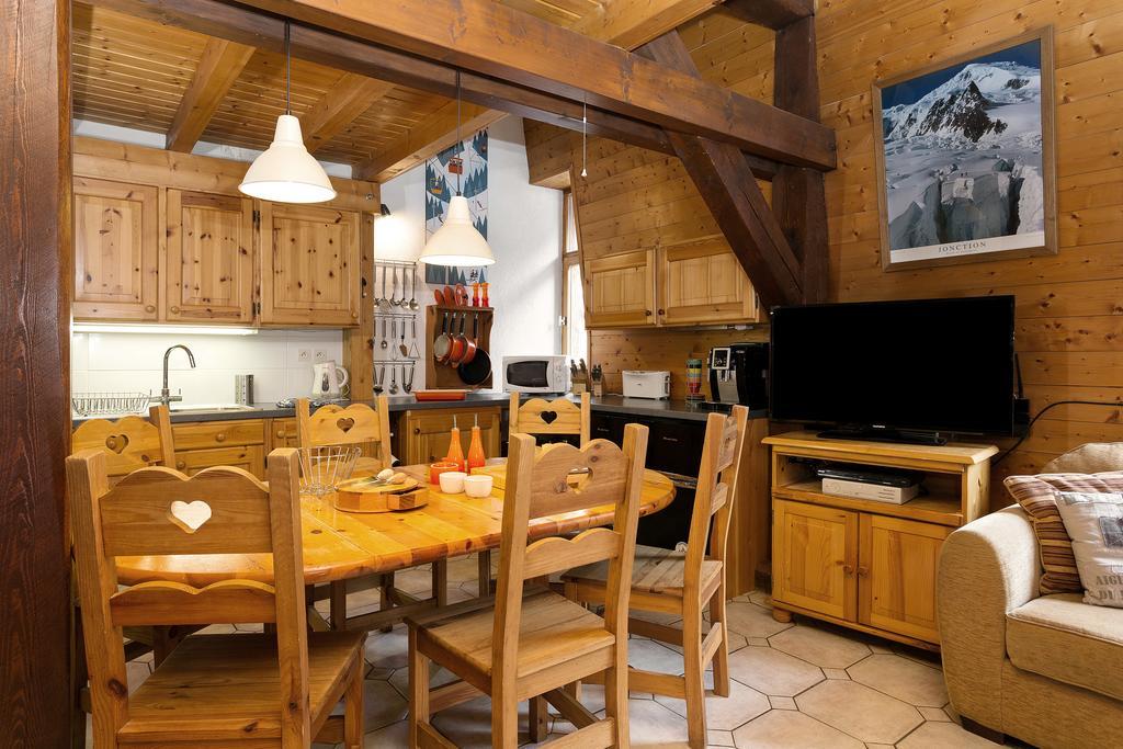 Apartment Vila 1 - Cosy Central Chamonix Loft מראה חיצוני תמונה
